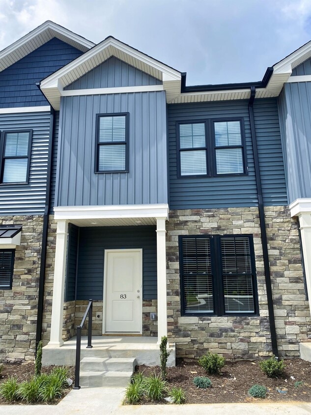 83 High St, Lynchburg, VA 24501 Townhouse for Rent in Lynchburg, VA