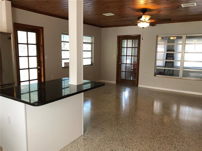 Foto del edificio - 80 Beverly Cir