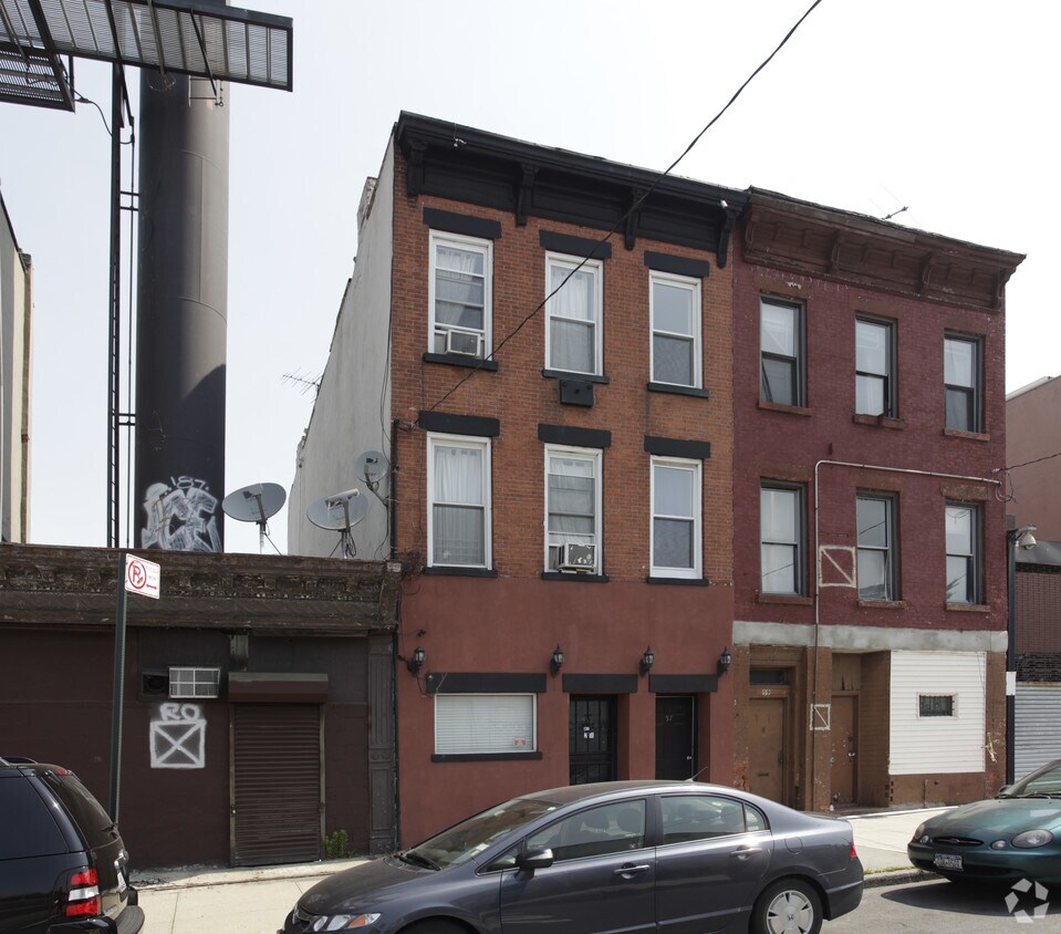Primary Photo - 57 Rapelye St