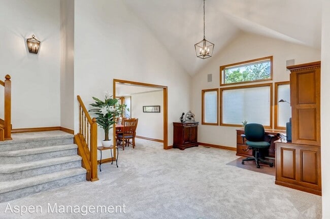 Building Photo - 5 br, 3.5 bath House - 851 Trail Ridge Drive