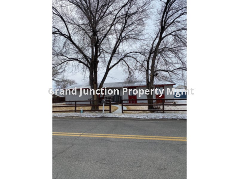 HUGE YARD!!! House Rental in Clifton, CO