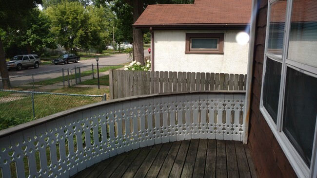Building Photo - 4 bed/2 bath House, Section-8 Welcome!
