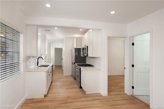 Foto del edificio - 3 br, 2 bath House - 2236 Glendale Blvd # 1/2
