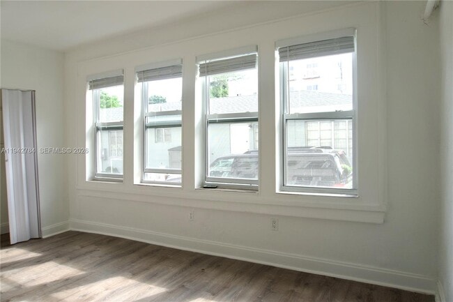 Foto del edificio - 501 SW 6th Ct