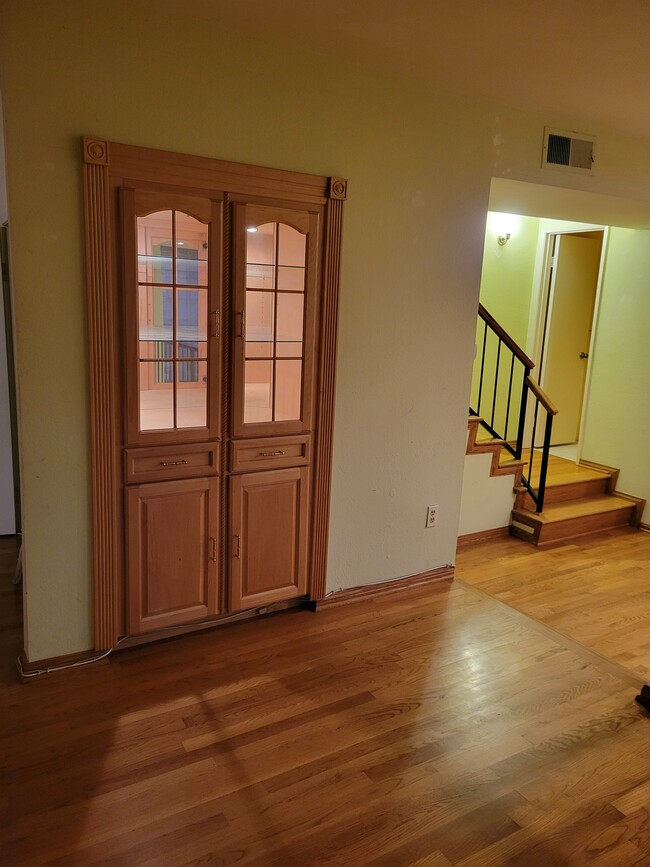 Building Photo - 5336 Corteen Pl