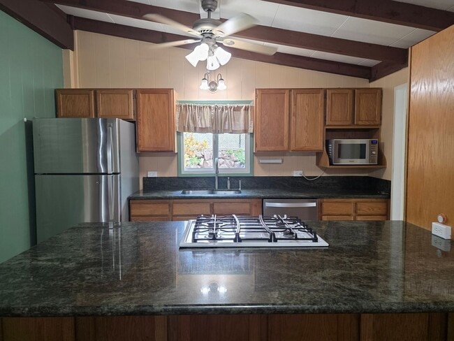Photo - AVAILABLE NOW! 3 bed, 1.5 bath with 2 parking in Kailua. House