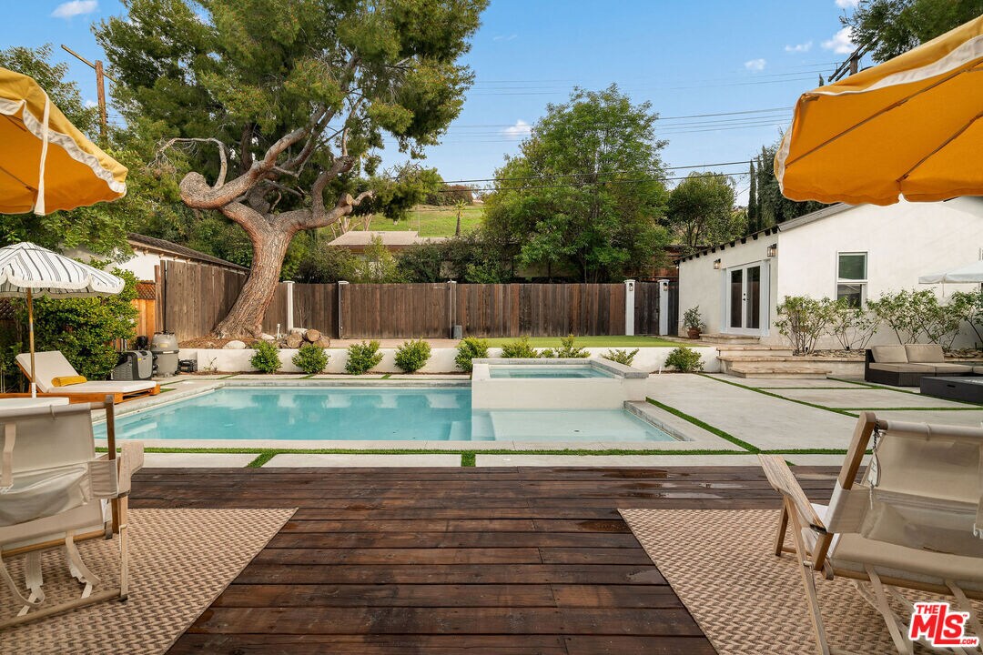 Foto principal - 20212 Oxnard St