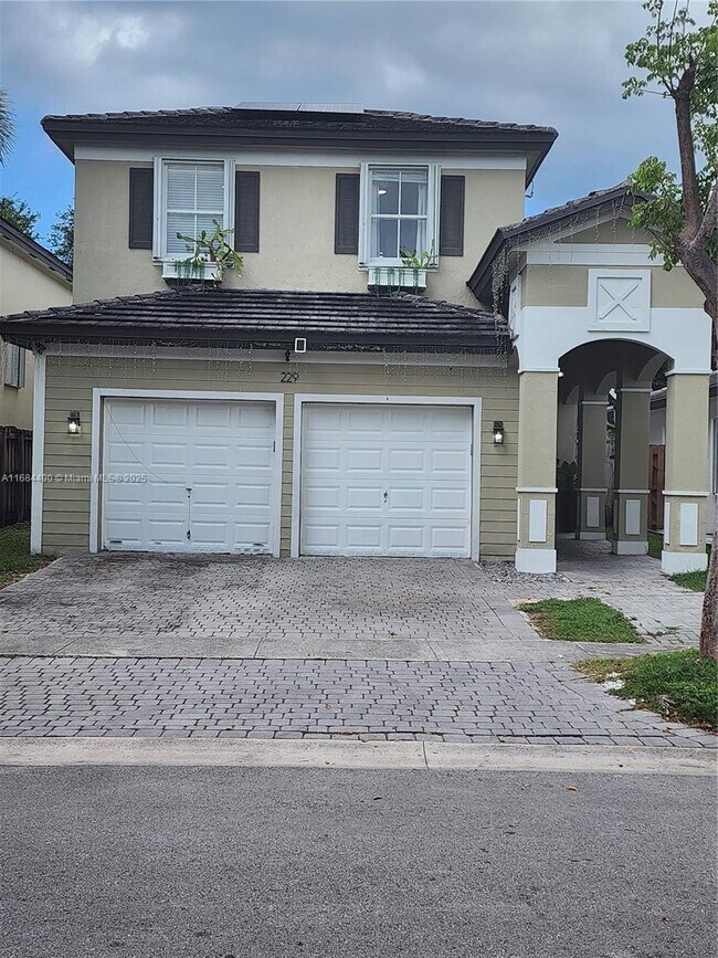 Foto del edificio - 229 NE 36th Terrace