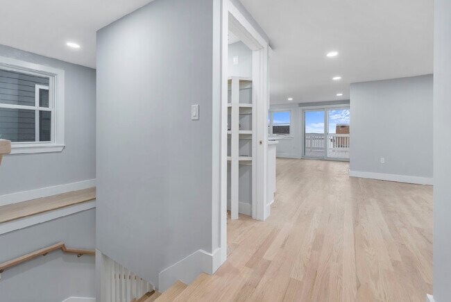 Building Photo - 228 Bellingham Ave