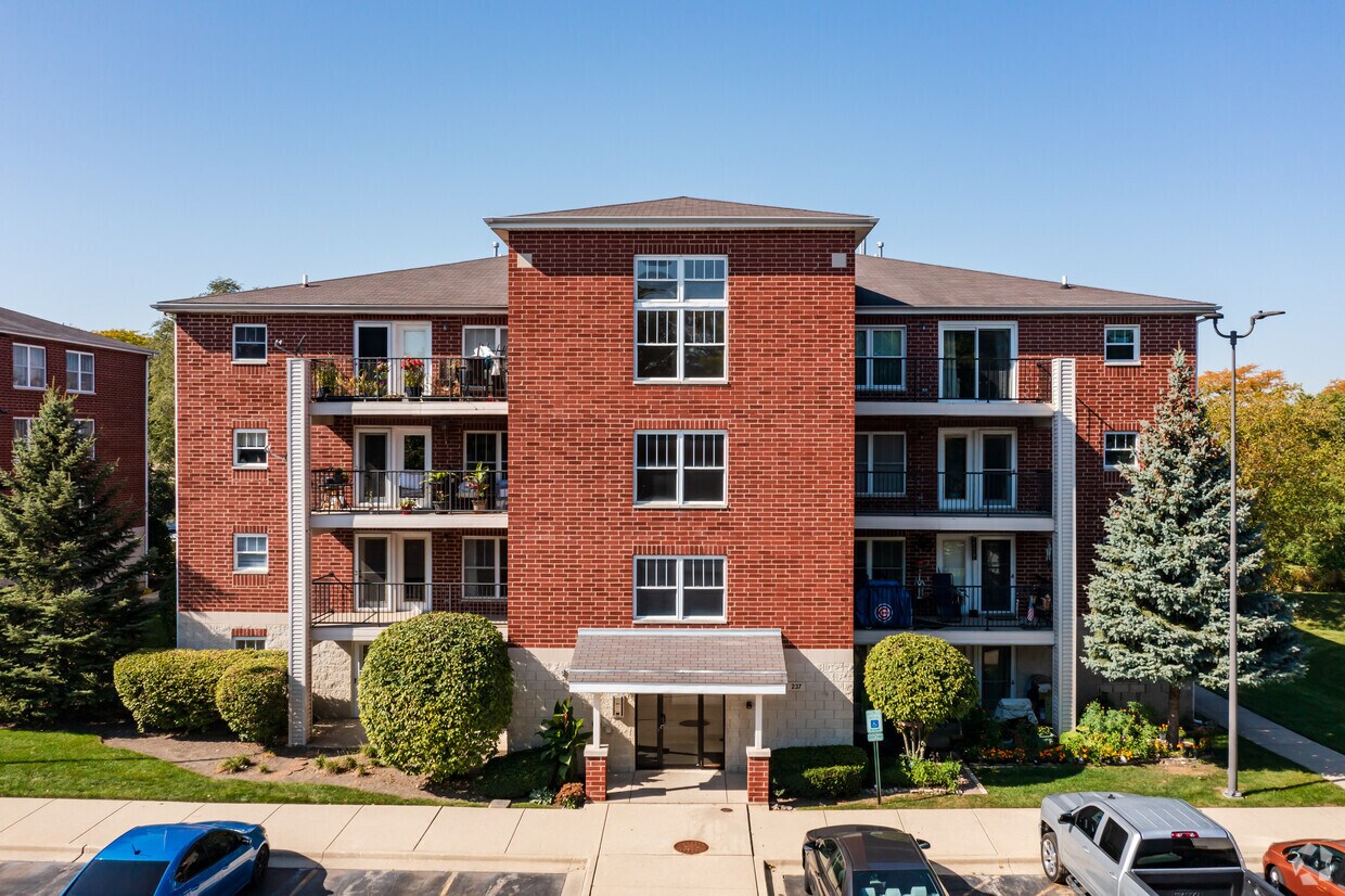 Entrada - 237 N Mill Rd