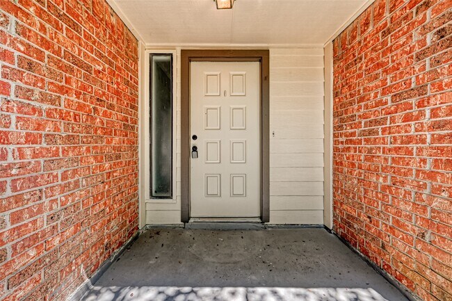 Building Photo - 9814 Paddock Park Dr