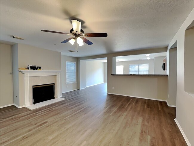 Building Photo - 1207 Hannover Blvd