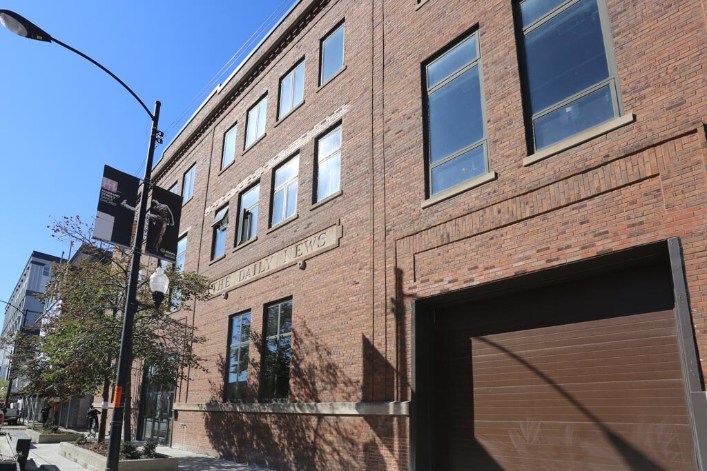 Foto principal - 222 S Racine Ave
