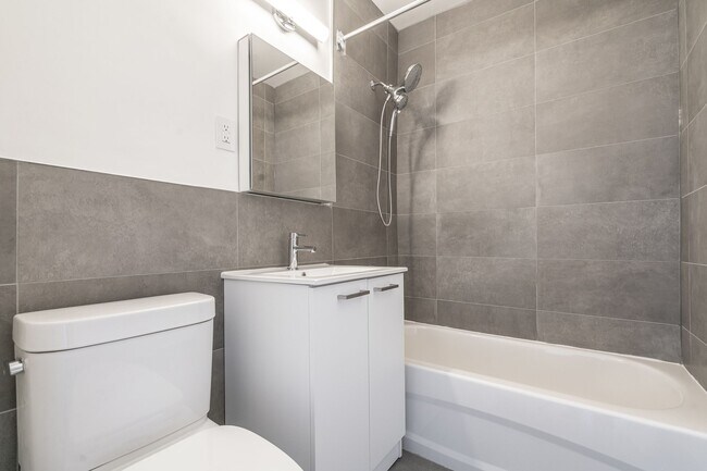 Photo du bâtiment - 612 Dawes Rd