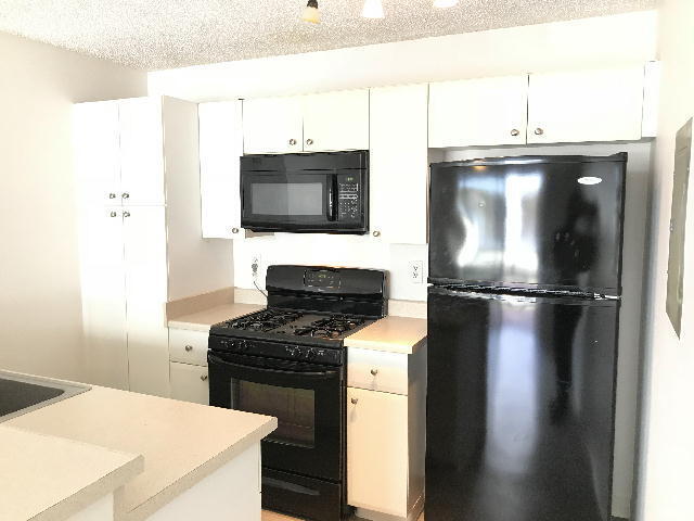 Building Photo - 91-233-233 Hanapouli Cir