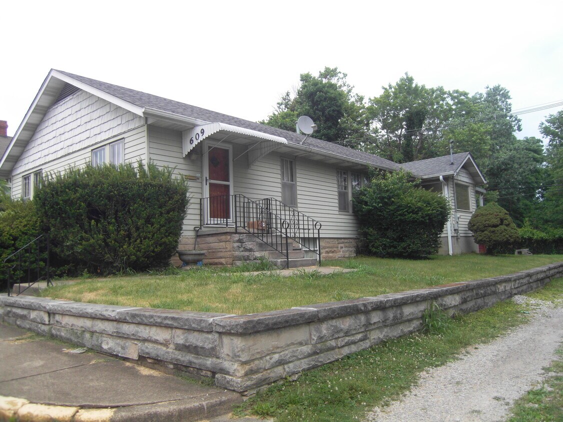 609 S Grant St, Bloomington, IN 47401 House Rental in Bloomington, IN