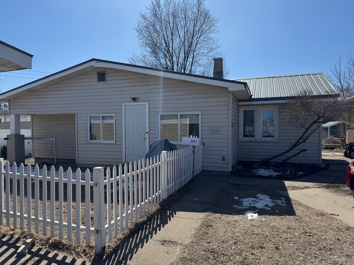 Foto principal - 2113 17th St S