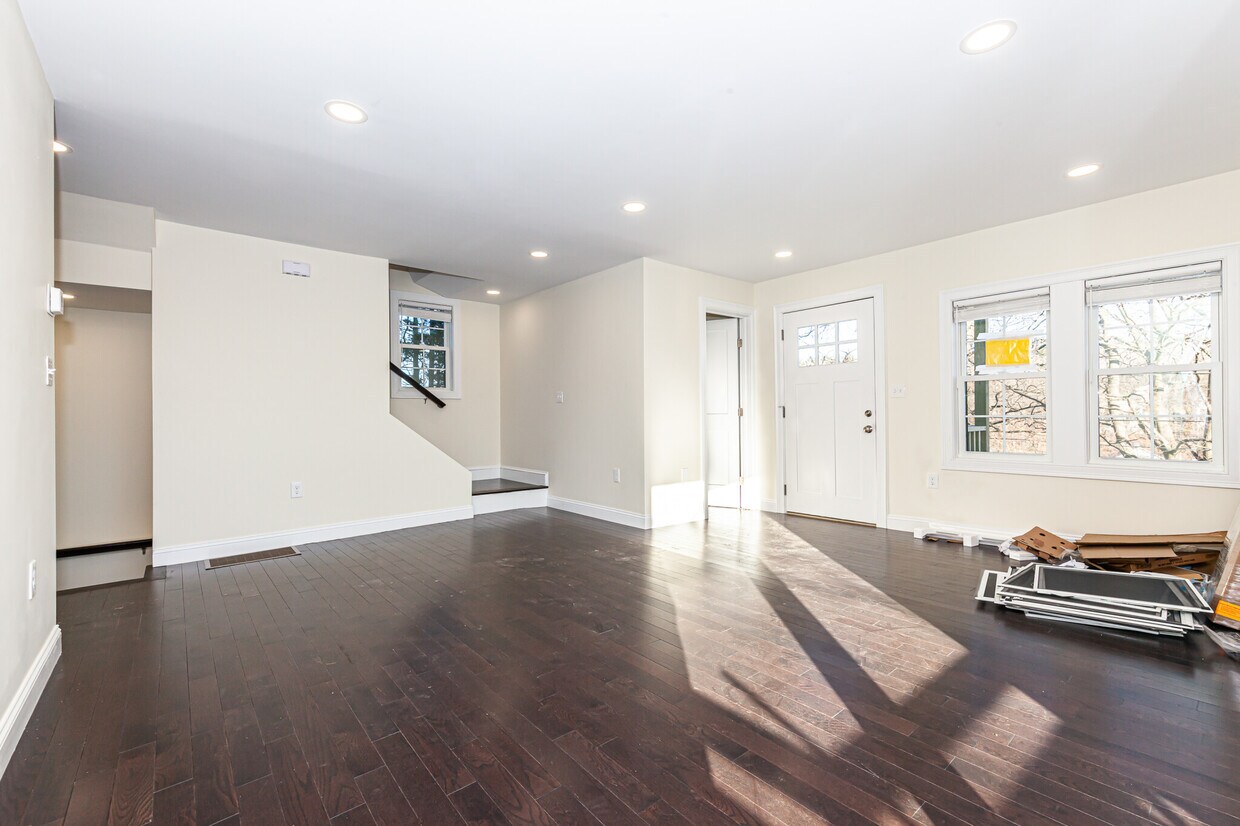 48 Caldwell Rd Unit T, Waltham, MA 02453 Condo for Rent in Waltham