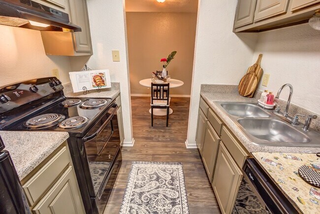 Building Photo - 480 W Parker Rd