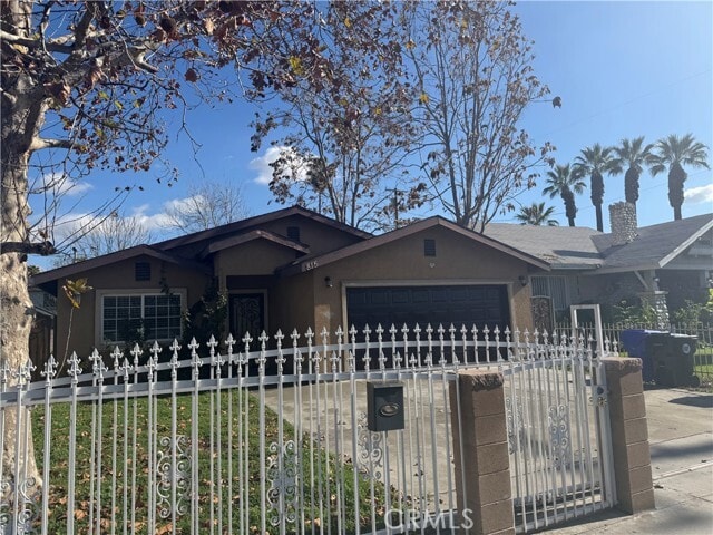 Foto del edificio - 815 N Arrowhead Ave