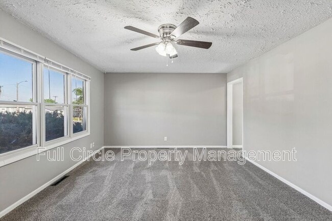 Building Photo - 7013 La Vista Dr