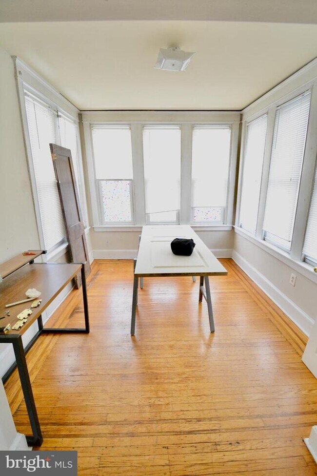 Building Photo - 3300 W Allegheny Ave