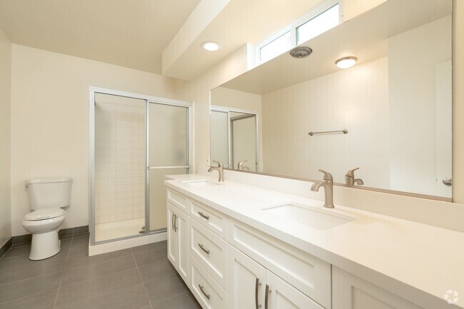 2 habitaciones, 2 baños - 111 m² - Baño principal - 11924-11934 Riverside Dr