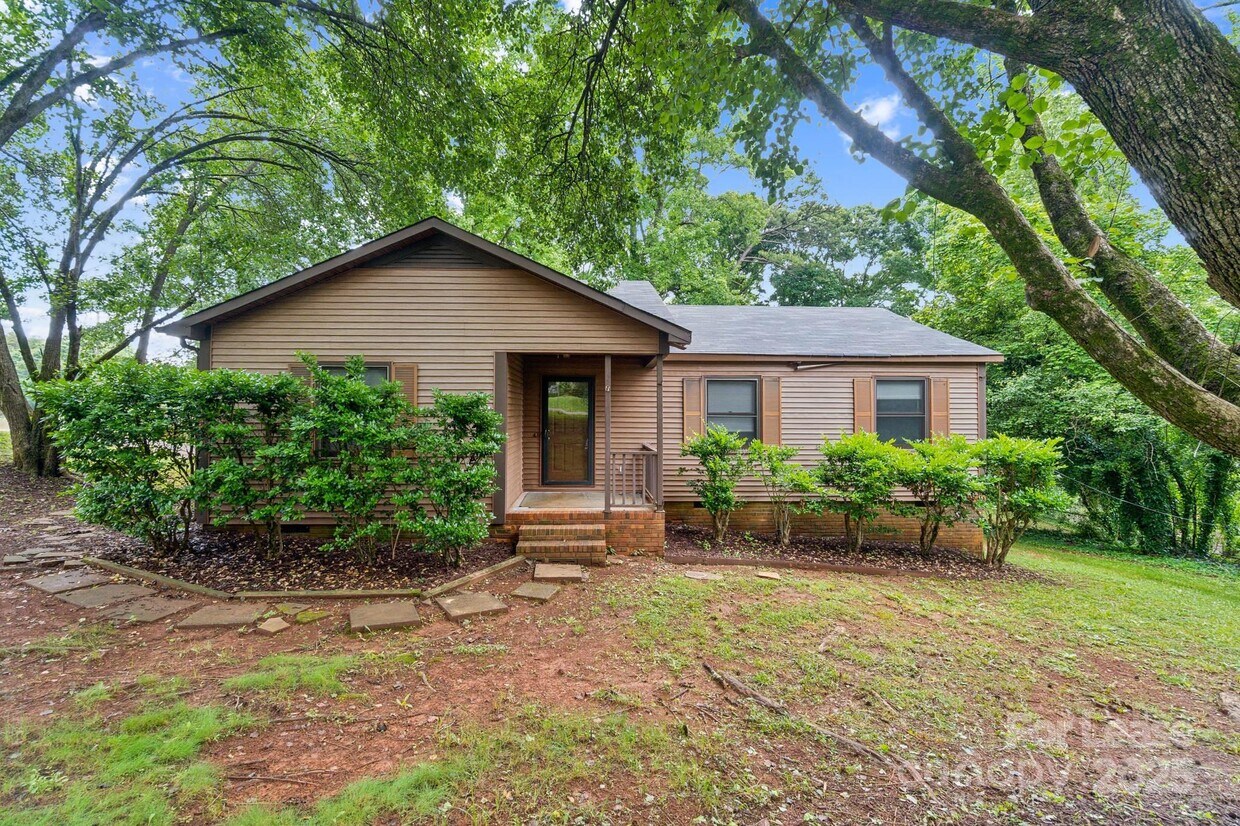 Primary Photo - 2301 Wishbone Dr