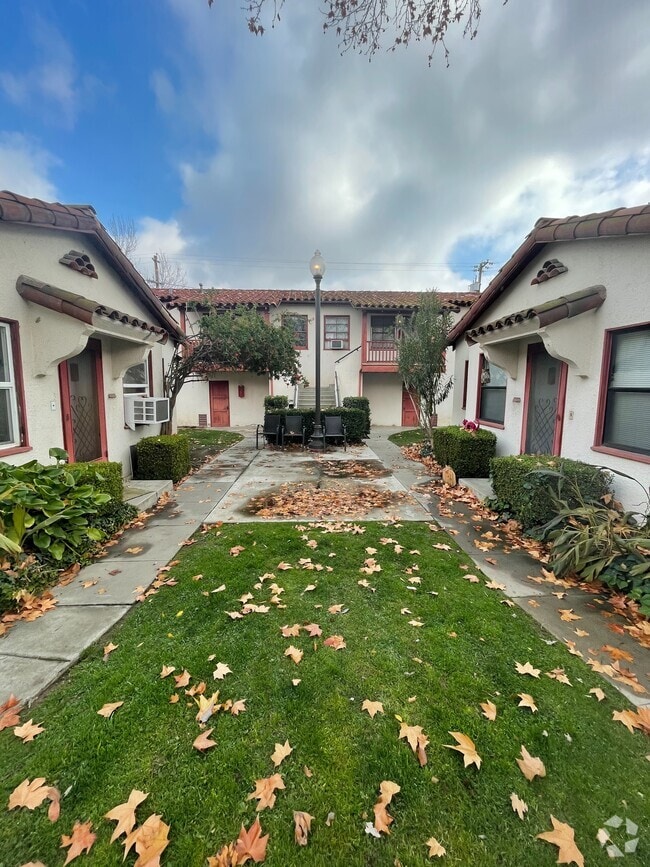 Apartamentos de renta en Riviera/Westchester Bakersfield, CA