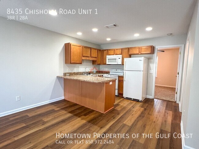 Building Photo - Modern 3 Bed, 2 Bath Condo in Pensacola, F...