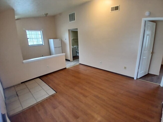 Foto del edificio - 1331-1333 Thurston St
