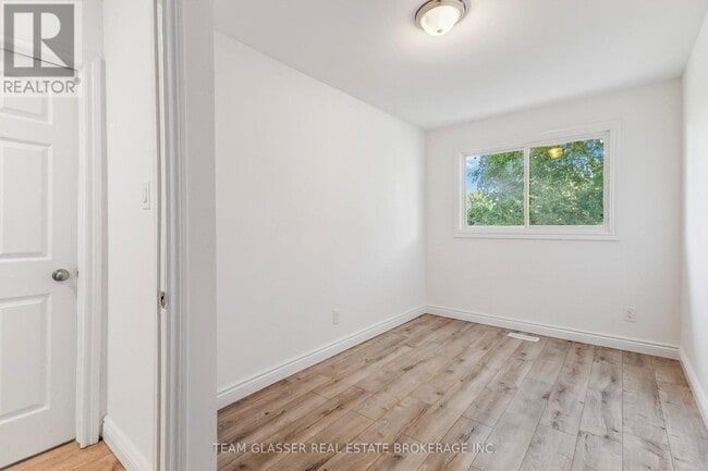 Photo du bâtiment - 237 Banbury Rd