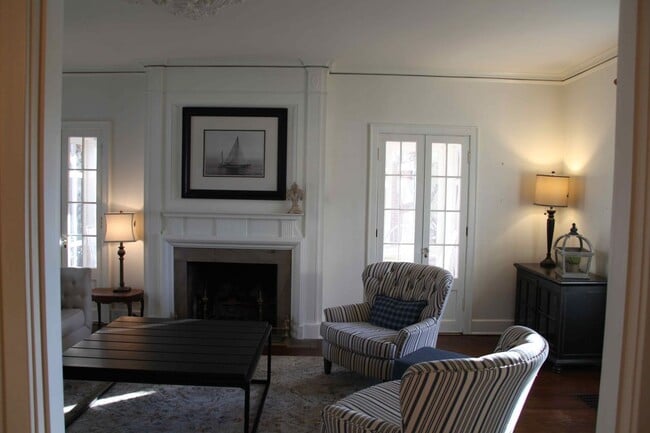 Building Photo - 1029 N Noyes Blvd