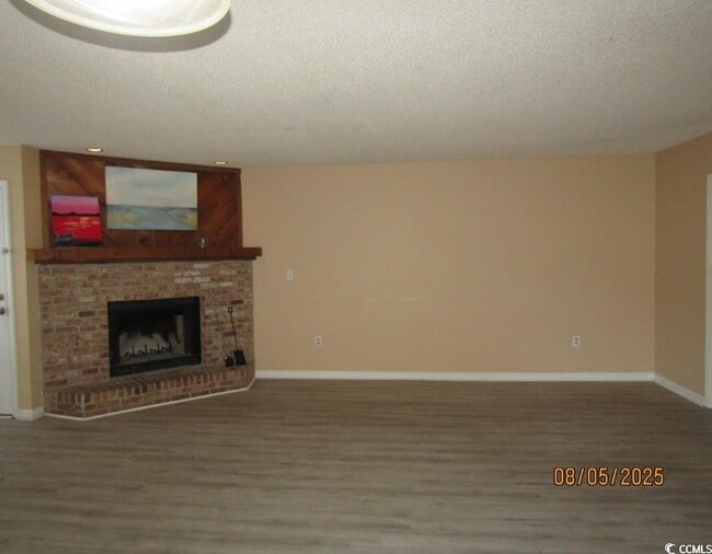 Building Photo - 4222 Pinehurst Cir