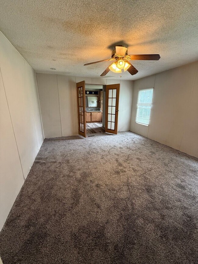 Building Photo - Spacious Country Living in Haysville Kansas