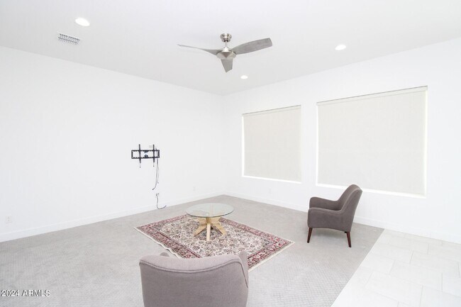 Building Photo - 3321 E Cashman Dr
