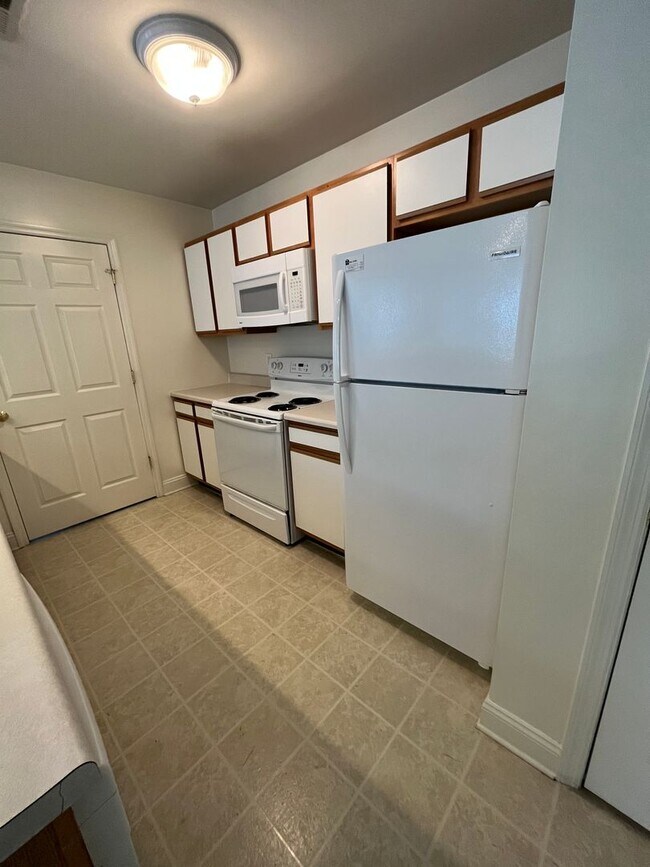 Foto del edificio - 1911-A/B Tabor Village Dr.