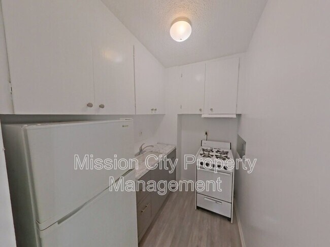 Building Photo - 1421 Bath St