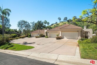 Building Photo - 604 Palisades Dr