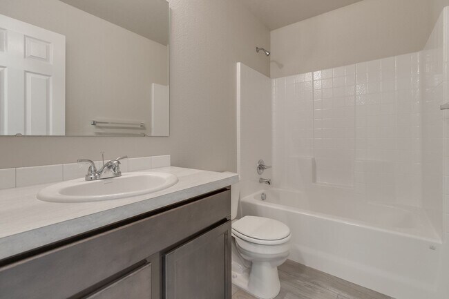 Building Photo - Beautiful Home Available Now!