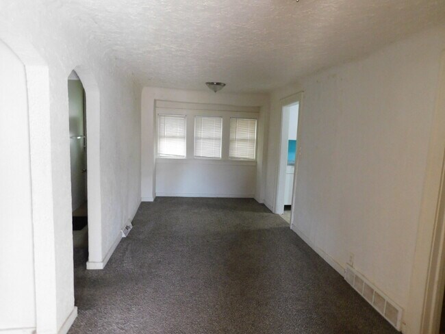 Foto del edificio - Lower Unit Duplex Walking Distance to Downtown Birmingham