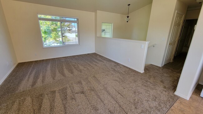 Foto del edificio - 4 bed, 3 bath home located in the Sunshine Meadows Neighborhood, Coeur d'Alene