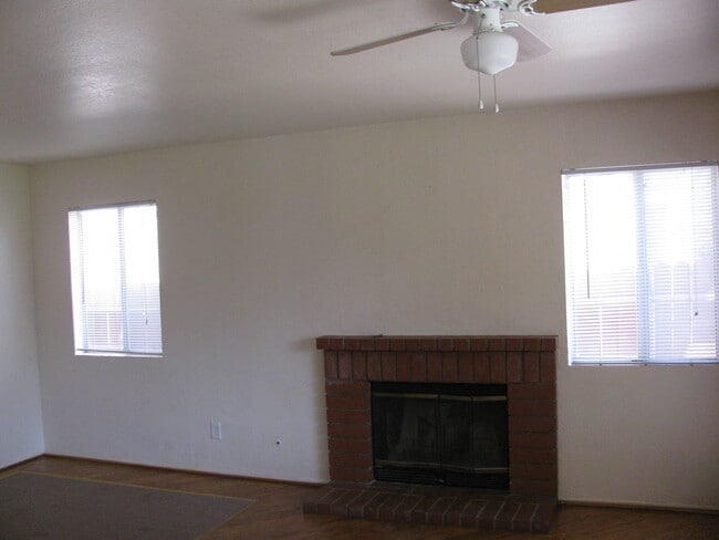 Building Photo - 23793 Sierra Oak Dr