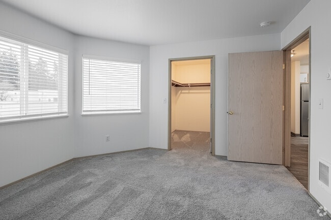1BR, 1BA - 831SF - Primary Bedroom - Regency Apartments