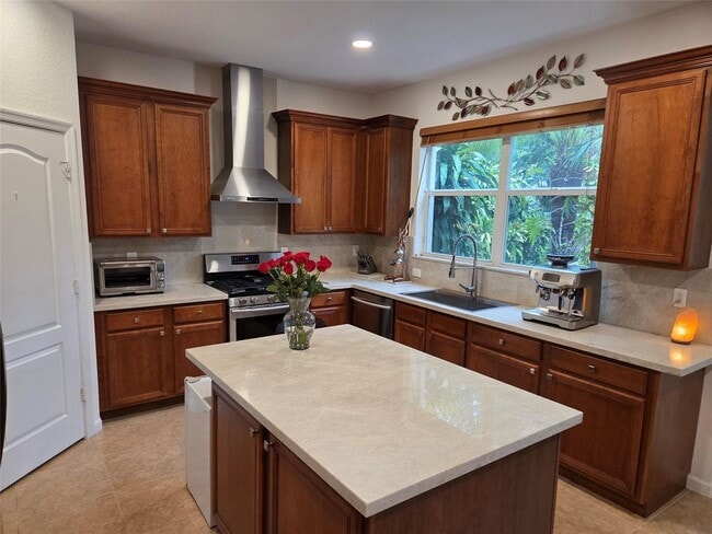 Building Photo - 383 Berenger Walk
