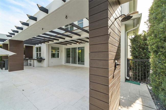 Building Photo - 12015 NW 83rd Pl