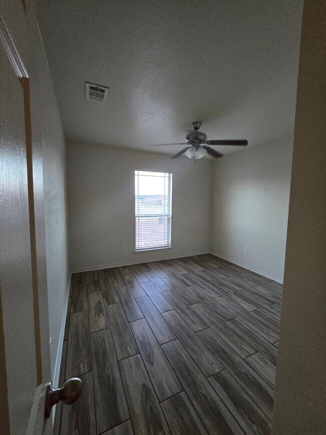 Foto del edificio - 3414 Logsdon St