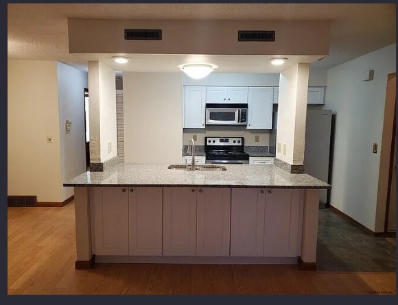 Building Photo - 120 Victory Way