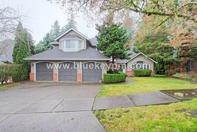 Foto del edificio - 5 Bed, 2.5 Baths Luxury Home in Murrayhill Near Cooper Mtn Parks