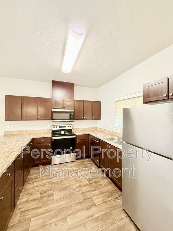 Building Photo - 12600 NE 49th St